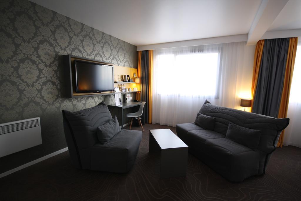 Hotel Kyriad Tours St Pierre Des Corps Gare Saint-Pierre-des-Corps Exterior foto